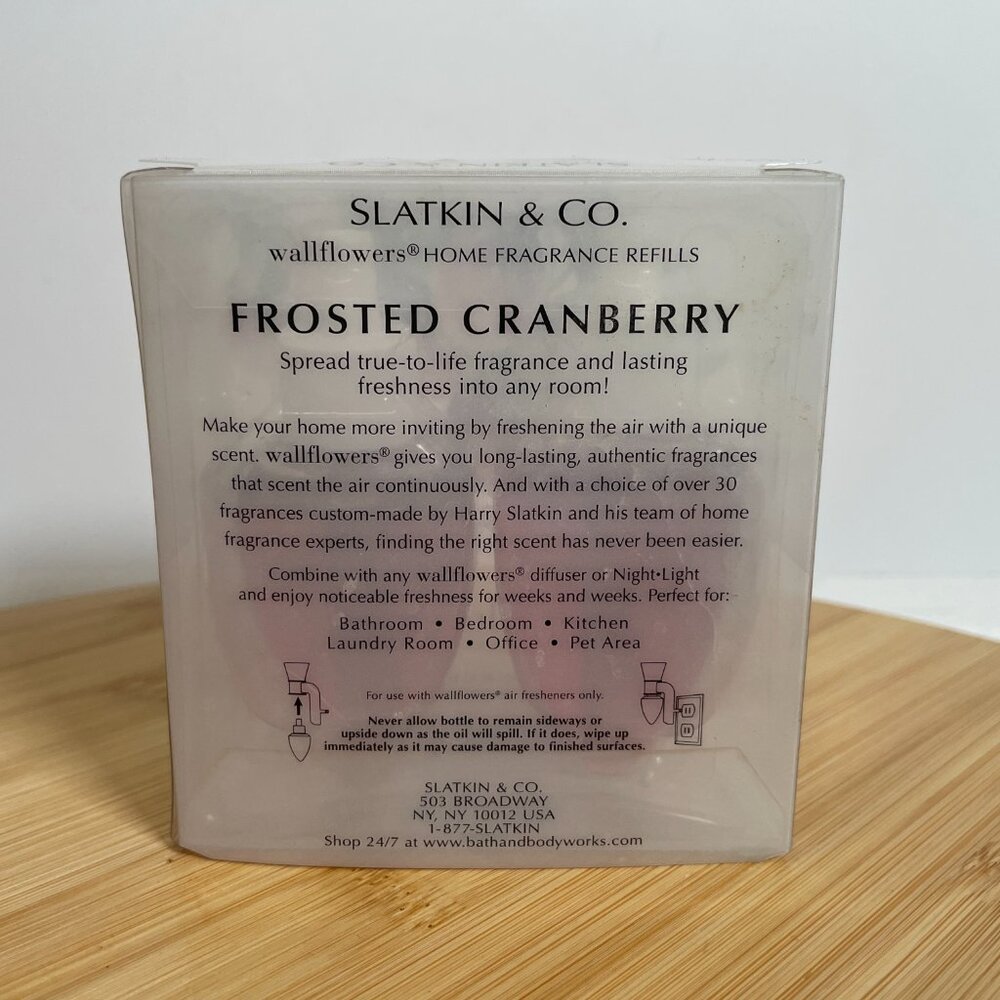 Slatkin & Co Bath & Body Works Frosted Cranberry Wallflower Home Fragrance - Picture 4 of 5
